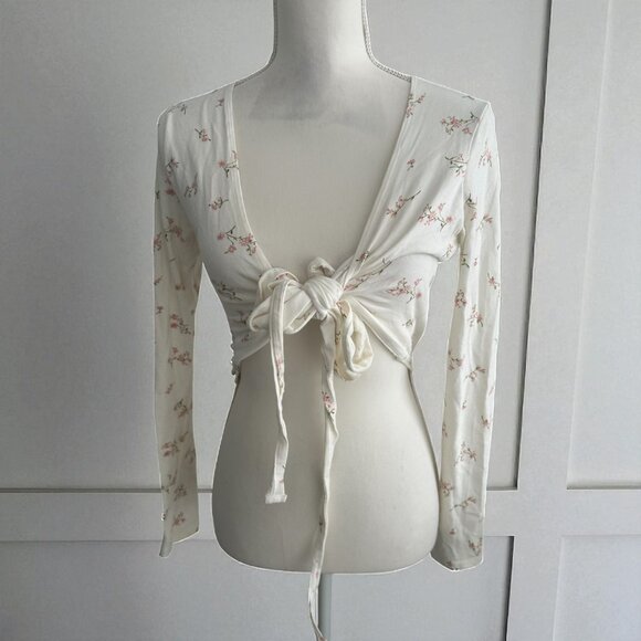 Brandy Melville Tops - BRANDY MELVILLE White Floral Front Tie Bolero Style Wrap Top One Size